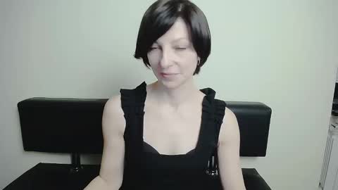 Snapshot of angelinalov_ chatting on 02.14.25 Angelina online show from 02.14.25