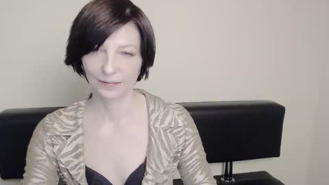 Snapshot of angelinalov_ chatting on 02.15.25 Angelina online show from 02.15.25