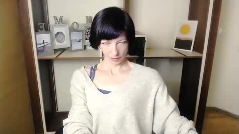 Snapshot of angelinalov_ chatting on 09.15.25 Angelina online show from 09.15.25
