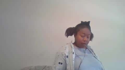 Snapshot of angeliquebelcaliz chatting on 01.17.25 angeliquebelcaliz online show from 01.17.25