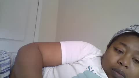 Snapshot of angeliquebelcaliz chatting on 02.18.25 angeliquebelcaliz online show from 02.18.25