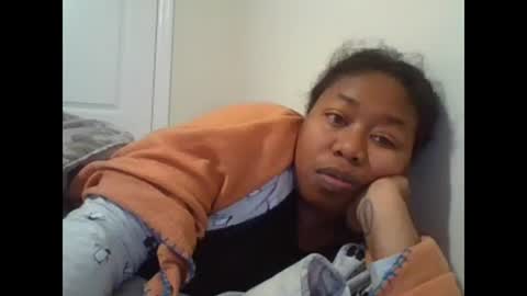 Snapshot of angeliquebelcaliz chatting on 02.21.25 angeliquebelcaliz online show from 02.21.25