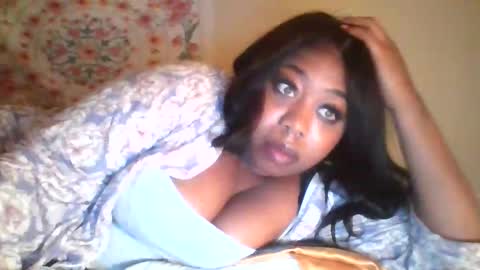 Snapshot of angeliquebelcaliz chatting on 11.10.25 angeliquebelcaliz online show from 11.10.25