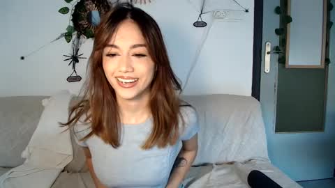 Snapshot of angelkath chatting on 10.18.25 angelkath online show from 10.18.25