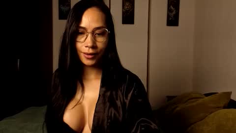  ANGELA ISABELLA  online show from 01.17.26