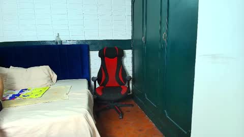 Angelldustt  online show from 10.28.25