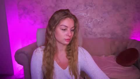 Snapshot of angelleyess chatting on 09.16.25 angelleyess online show from 09.16.25