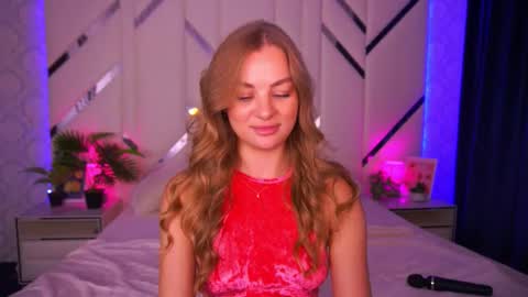 Snapshot of angelleyess chatting on 10.29.25 angelleyess online show from 10.29.25