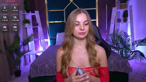 Snapshot of angelleyess chatting on 11.06.25 angelleyess online show from 11.06.25