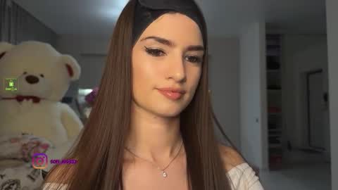 angelmi171 online show from 10.21.25