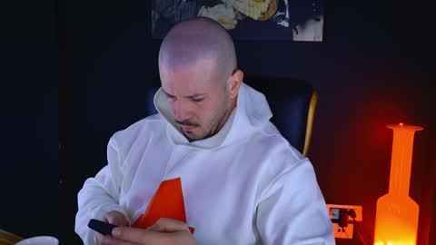 Snapshot of angeloeric chatting on 01.12.25 BlackWolf online show from 01.12.25