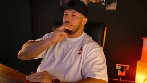 Snapshot of angeloeric chatting on 09.29.25 BlackWolf online show from 09.29.25