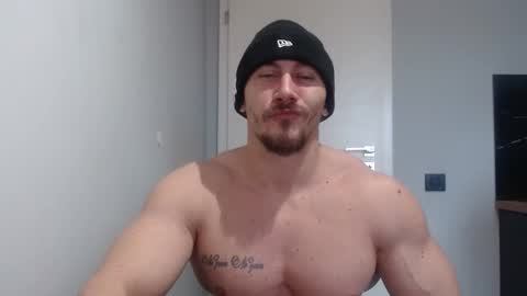  ------- SEX SHOW WITH GUYS AND GIRLS  MUSCLE SHOW online show from 01.25.25