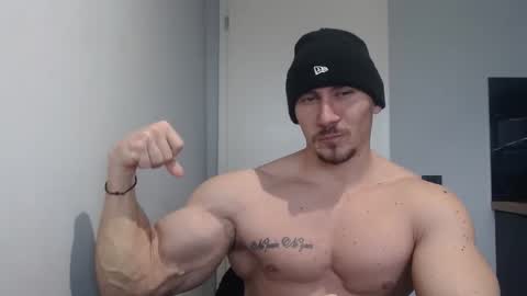 Snapshot of angelofit chatting on 02.16.25 ------- SEX SHOW WITH GUYS AND GIRLS MUSCLE SHOW online show from 02.16.25