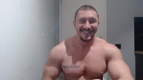 Snapshot of angelofit chatting on 03.10.25 ------- SEX SHOW WITH GUYS AND GIRLS MUSCLE SHOW online show from 03.10.25