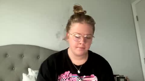 Snapshot of angeloflight273360 chatting on 02.07.25 Angel of Light online show from 02.07.25