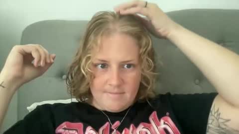 Snapshot of angeloflight273360 chatting on 10.20.25 Angel of Light online show from 10.20.25