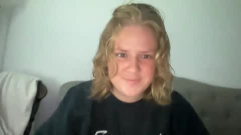 Snapshot of angeloflight273360 chatting on 11.04.25 Angel of Light online show from 11.04.25