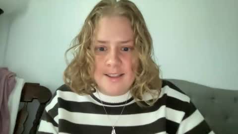 Snapshot of angeloflight273360 chatting on 11.29.25 Angel of Light online show from 11.29.25