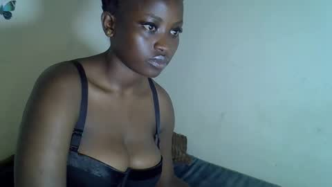 Snapshot of angelofsweetness chatting on 12.13.25 angelofsweetness online show from 12.13.25