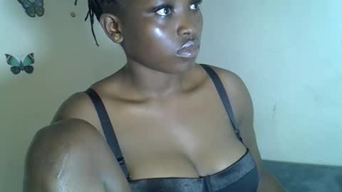 Snapshot of angelofsweetness chatting on 12.15.25 angelofsweetness online show from 12.15.25