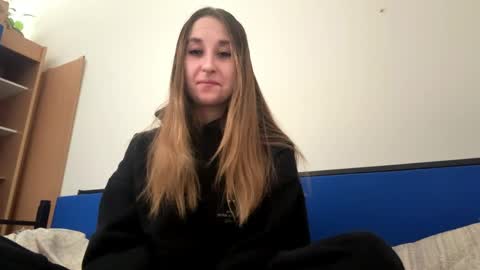 Snapshot of angelpuffx chatting on 05.15.26 Alice online show from 05.15.26