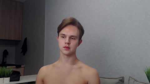 Snapshot of angelraaay chatting on 11.04.25 Angel online show from 11.04.25