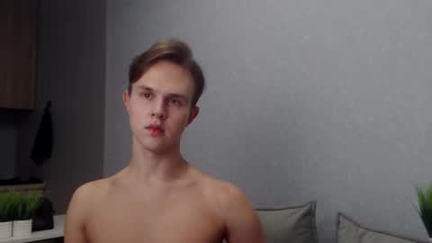 Snapshot of angelraaay chatting on 11.15.25 Angel online show from 11.15.25