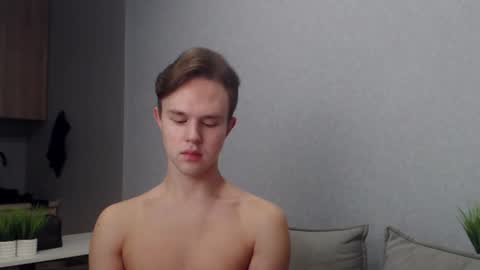 Snapshot of angelraaay chatting on 11.20.25 Angel online show from 11.20.25