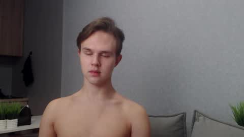 Snapshot of angelraaay chatting on 11.30.25 Angel online show from 11.30.25