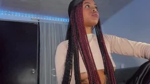 Snapshot of angelsmia_ chatting on 02.24.25  MIA available content ask online show from 02.24.25