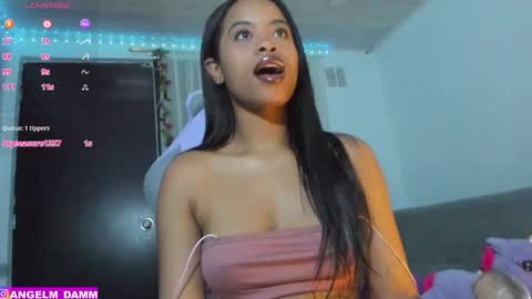 Snapshot of angelsmia_ chatting on 03.08.25  MIA available content ask online show from 03.08.25