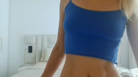 Snapshot of angelsquirting chatting on 06.21.26 Alesia online show from 06.21.26