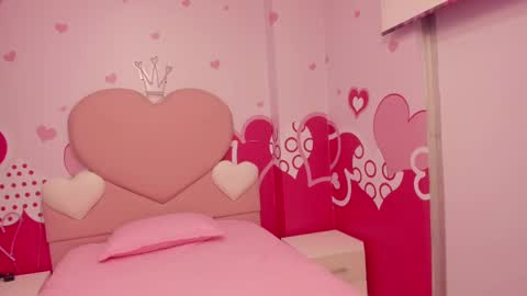 Snapshot of angelstonne_ chatting on 02.12.25 Angel online show from 02.12.25