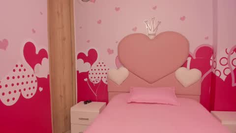 Snapshot of angelstonne_ chatting on 02.15.25 Angel online show from 02.15.25