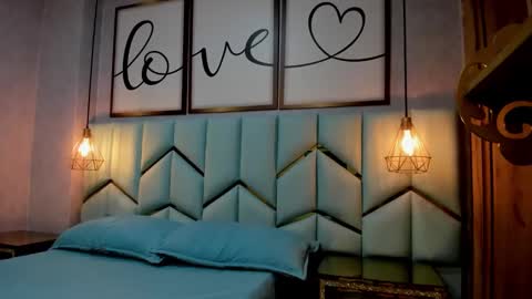 Snapshot of angelstonne_ chatting on 03.04.25 Angel online show from 03.04.25