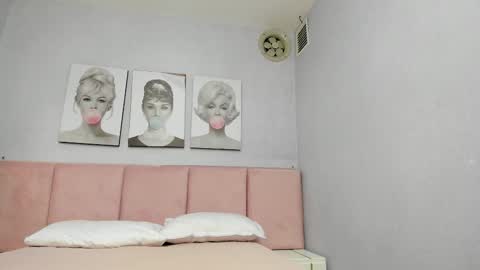 Snapshot of angelstonne_ chatting on 03.06.25 Angel online show from 03.06.25