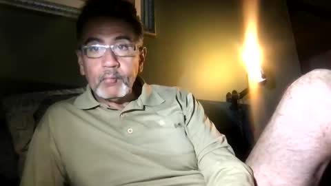 Snapshot of angelvarlugardi chatting on 12.15.25 angelvarlugardi online show from 12.15.25