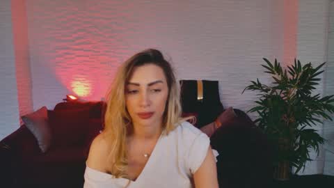 Snapshot of angelwoow chatting on 04.24.26 Georgia online show from 04.24.26