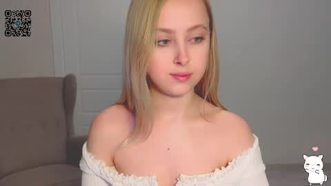  Im Chloe  i do FLASH BOOBS for new fan club online show from 03.19.26
