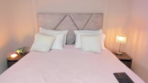 angely_perry online show from 11.08.25