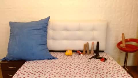 Snapshot of angie_bbw chatting on 11.28.25 Angie online show from 11.28.25