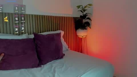 A N G I E online show from 10.23.25