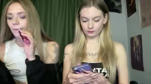 Snapshot of angie_natasha_054 chatting on 11.26.25 Natasha Angine online show from 11.26.25