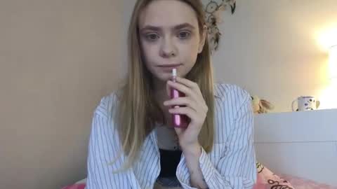 Snapshot of angie_natasha_054 chatting on 02.20.26 Natasha Angine online show from 02.20.26