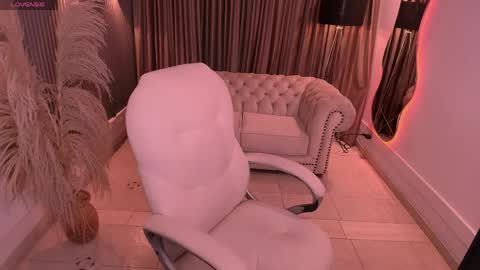 angie_smith_x online show from 04.13.26