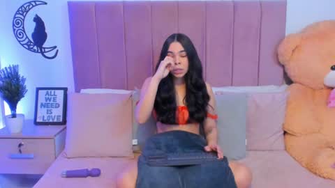 Snapshot of angiegriffin chatting on 12.19.24 Milo ---- online show from 12.19.24
