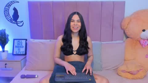 Snapshot of angiegriffin chatting on 02.04.25 Milo ---- online show from 02.04.25