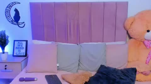 Snapshot of angiegriffin chatting on 02.13.25 Milo ---- online show from 02.13.25