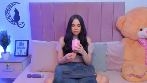 Snapshot of angiegriffin chatting on 02.19.25 Milo ---- online show from 02.19.25